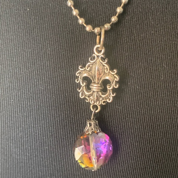 Necklace fleur de Lis - Picture 1 of 7